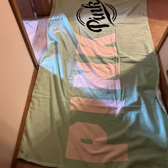 Vs Pink beach towel 2016 holiday collection Boyfriend oversized sea foam - Picture 6 of 10